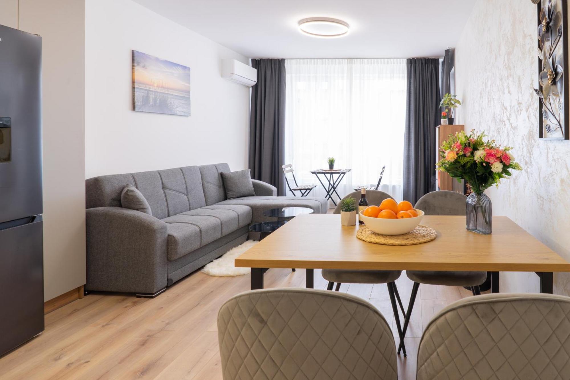 New Modern & Cozy Apartment With Free Parking Varna Exterior photo
