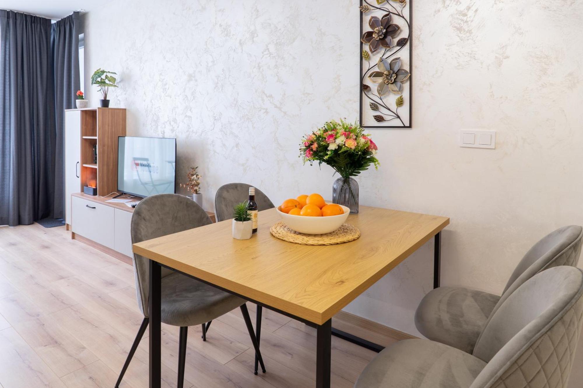 New Modern & Cozy Apartment With Free Parking Varna Exterior photo